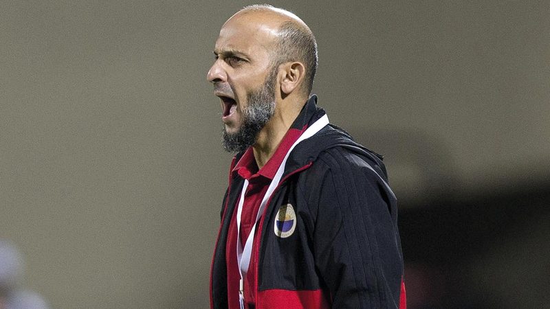 مدرب الشارقة عبدالعزيز العنبري.  تصوير: أسامة أبوغانم