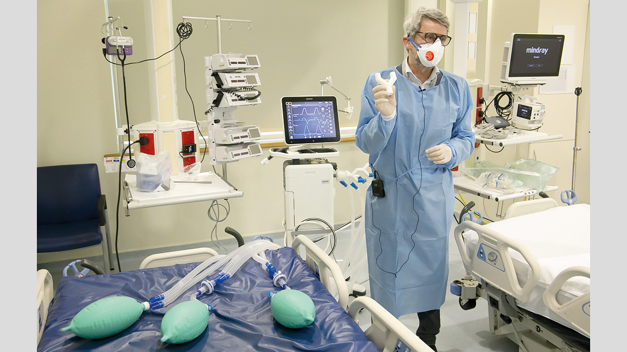 الابتكار يمكّن المستشفيات من استخدام جهاز التنفس الواحد لحالات عدة. من  المصدر