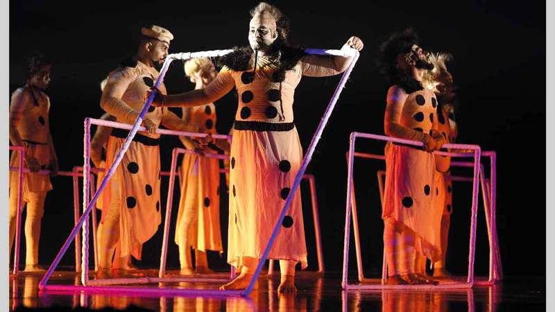 «الدومينو» عُرضت في مهرجان دبي لمسرح الشباب بنسخته السابعة. من المصدر