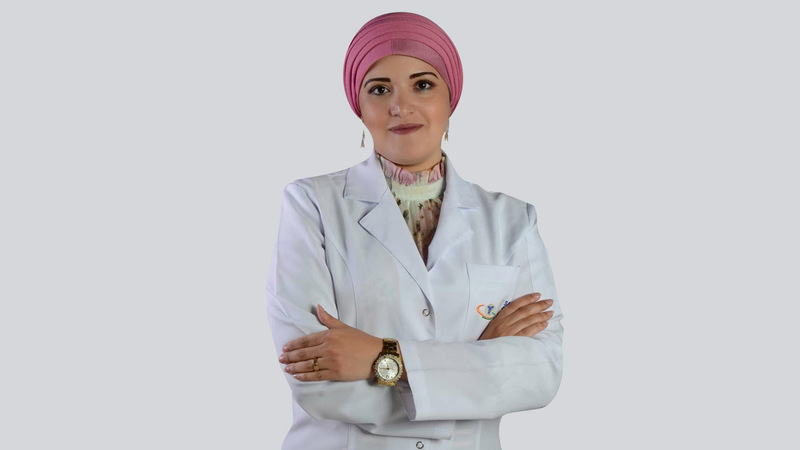 الدكتورة ريهام عمر: «التمر بكل أنواعه من الأغذية المفيدة جداً للجسم، ولا يوجد منه أي ضرر».