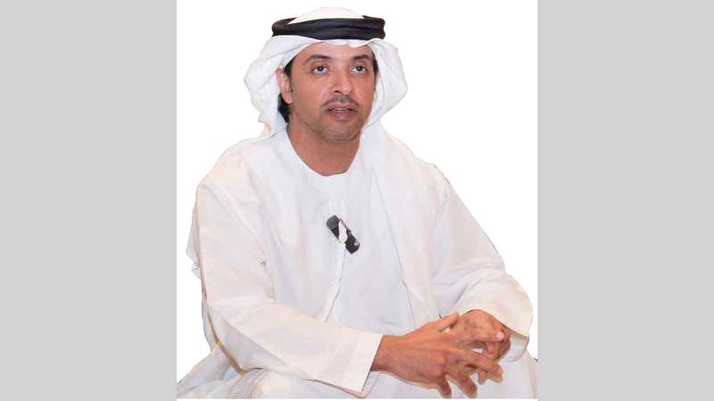 هزاع بن زايد: «خلال أزمة (كورونا) نفتخر بالدور الكبير الذي تقوم به الإمارات، لتعزيز قيم العمل الإنساني».
