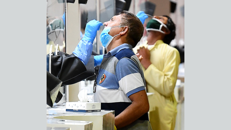 المستشفيات الميدانية إجراء احترازي لمواجهة أي ارتفاع في أعداد المصابين بالفيروس. تصوير: إريك أرازاس