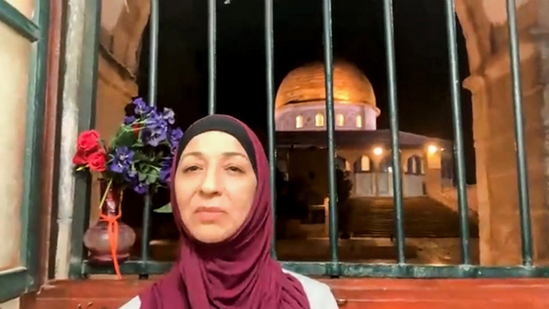 منزل مريم أبونجمة يطلّ مباشرة على قبة الصخرة.  الإمارات اليوم