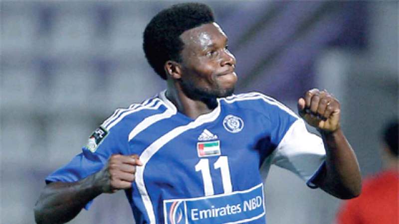 لاعب النصر السابق كارلوس تينوريو.  من المصدر