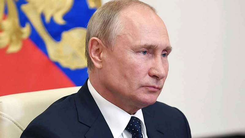 بوتين يجري عمليات تجميل دوماً للحفاظ على بشرته المشدودة.  أ.ب