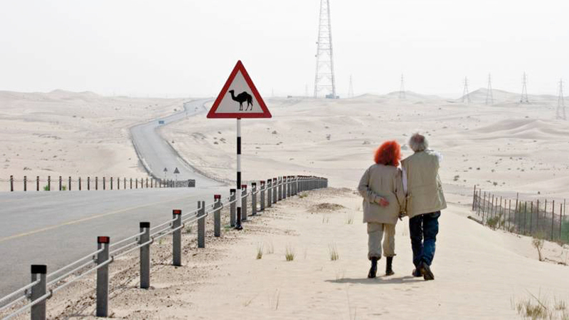 الفنان العالمي وزوجته خلال واحدة من زياراته. أرشيفية