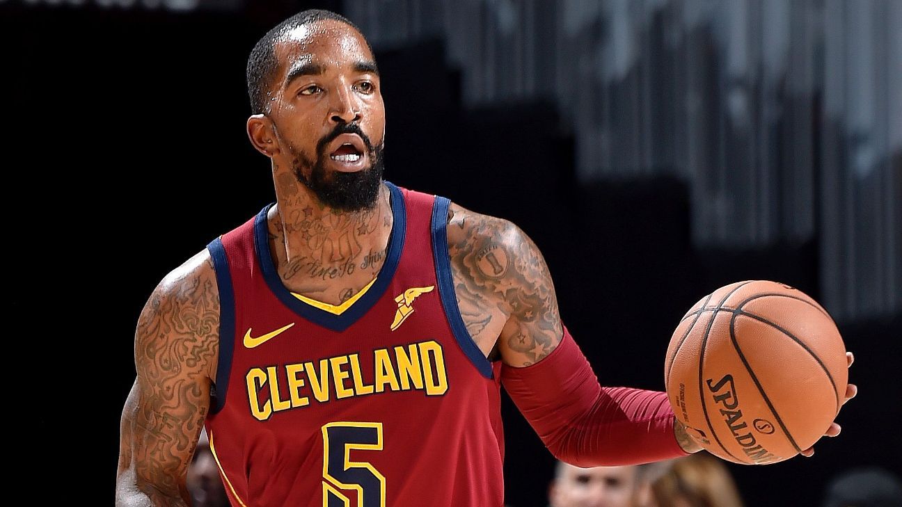 النجم السابق لفريق كليفلاند كافالييز سميث.