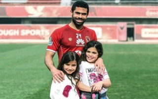 زوجة اللاعب المصري أحمد فتحي: "ادعولنا إحنا كورونا .. أنا وبناتي"
