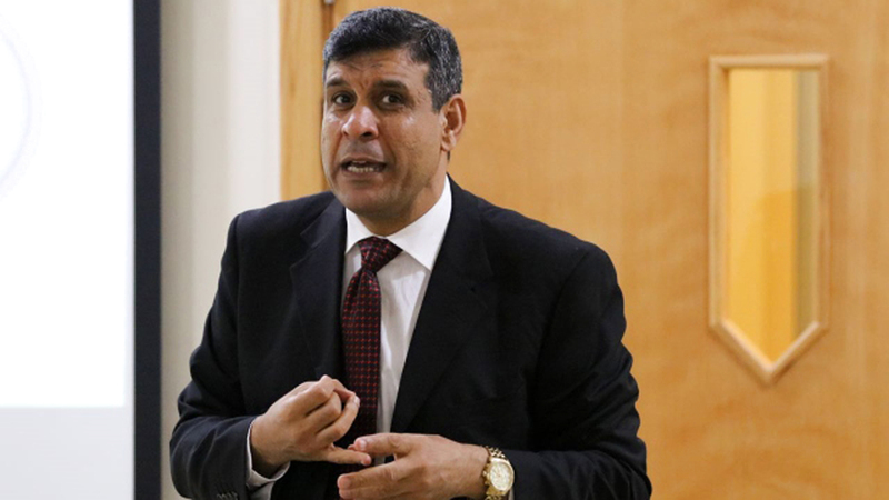 الدكتور حسام سلامة: «معظم الناس لا يتحققون من صحة ما يصلهم من معلومات، ولا يبذلون أدنى جهد للتأكد من مصدرها».