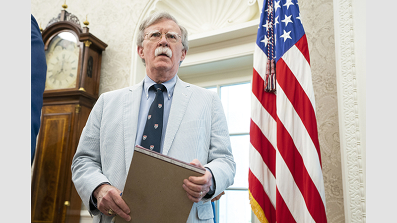 بولتون في المكتب البيضاوي. إي.بي.إيه