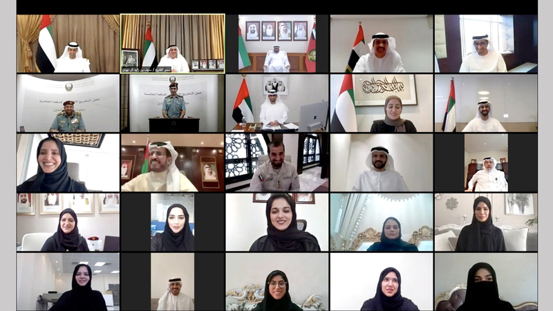 جانب من الحضور والمشاركين في إنجاح البرنامج.  من المصدر