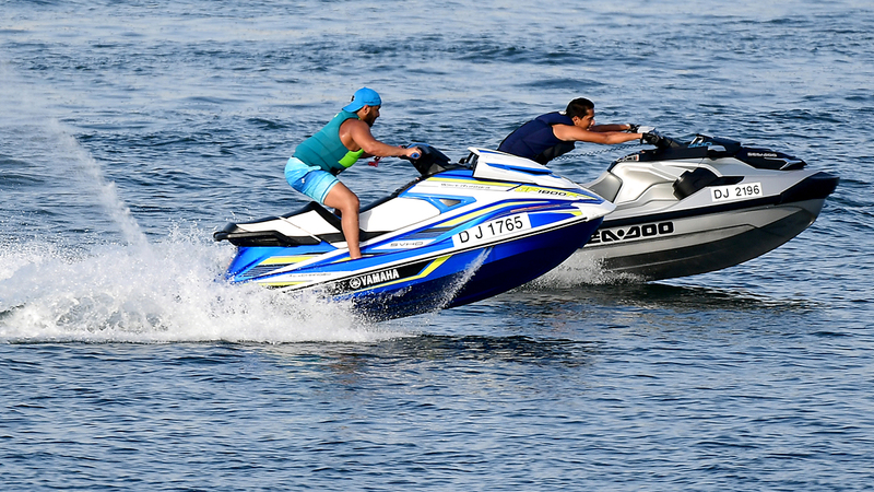 بوعي ومسؤولية، عادت الحياة، مجدداً، في كل الأرجاء، بعد فترة من الغياب، اشتاق فيها كثيرون إلى إطلالة عن قرب، والتجول في أرجاء، ومرافق مدينة لا تتوقف عن منح الدهشة للعالم.