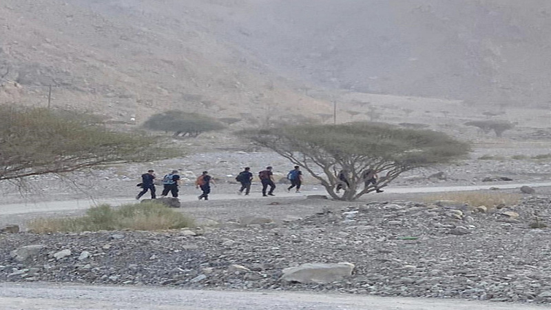 هناك مهارات نحتاج إليها للبقاء أحياء عند فقدان الطريق في الجبال.  الإمارات اليوم