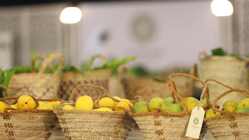 ازدان مهرجان ليوا للرطب بمنتجات زراعية ومحاصيل محلية فرضت نفسها بجودتها التي تنافس أفضل المنتجات الزراعية المستوردة.   من المصدر