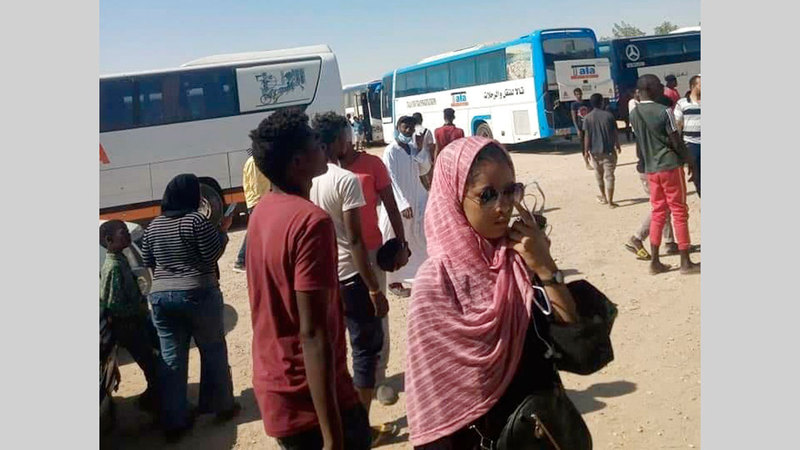 بعض الروايات تقول إن صلة قرابة تربط بين رزيقات السودان ورزيقات صعيد مصر.  من المصدر