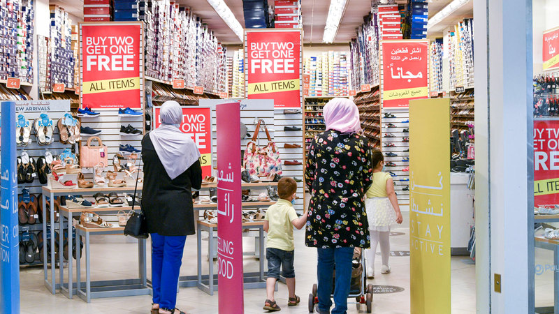 المراكز التجارية شهدت حركة نشطة تُعد الأفضل منذ إعادة فتحها في مايو الماضي.	■ تصوير: أشوك فيرما