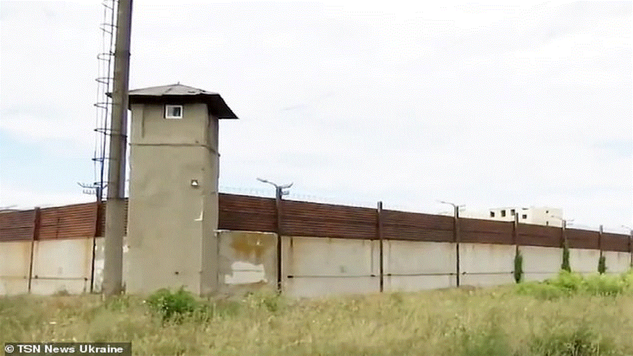 صورة السجن من الخارج.