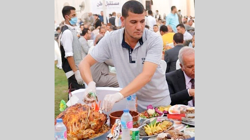 «ديوك رومية» وقود الحملة الانتخابية لأحد المرشحين.  من المصدر