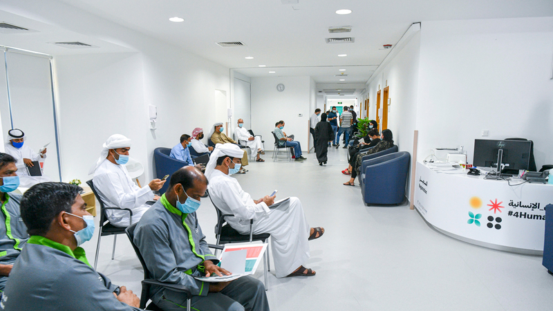 تنوّعت جنسيات وأعمار المتطوعين في مركز القرائن.