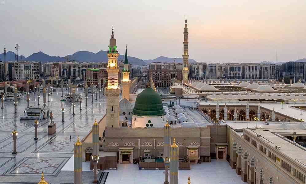 السعودية تعيد فرش 7 آلاف سجّادة في ساحات المسجد النبوي حياتنا جهات