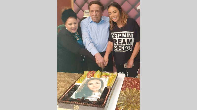 &laquo;الزعيم&raquo; يتوسط داليا البحيري ودلال عبدالعزيز. أرشيفية