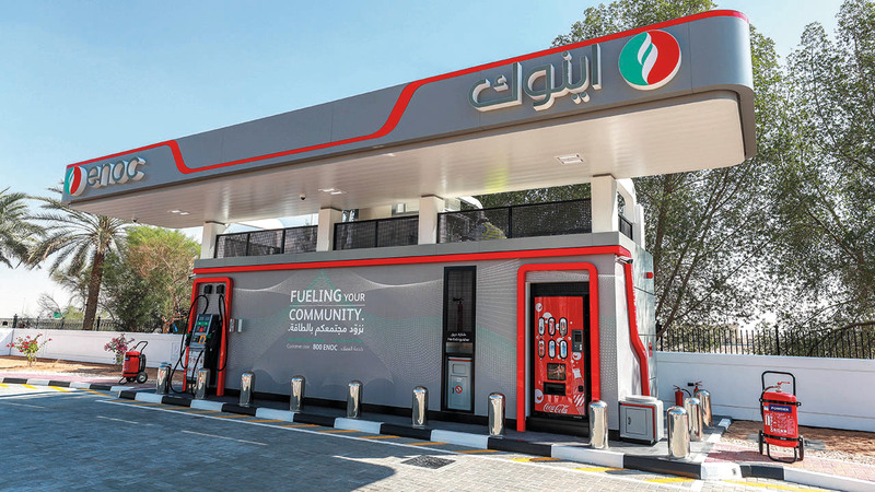 المحطة المتنقلة تلبي احتياجات 400 سيارة من الوقود يومياً. من المصدر