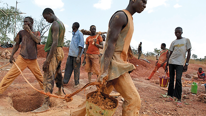 في أماكن نائية اختفت مئات المقابر والمعابد التاريخية جراء البحث عن المعادن النفيسة. أرشيفية