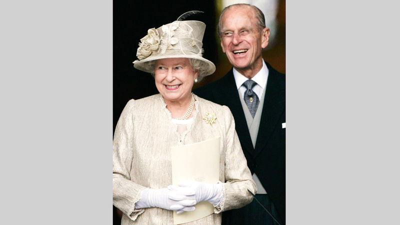 الملكة إليزابيث مع الأمير فيليب. ■ أرشيفية