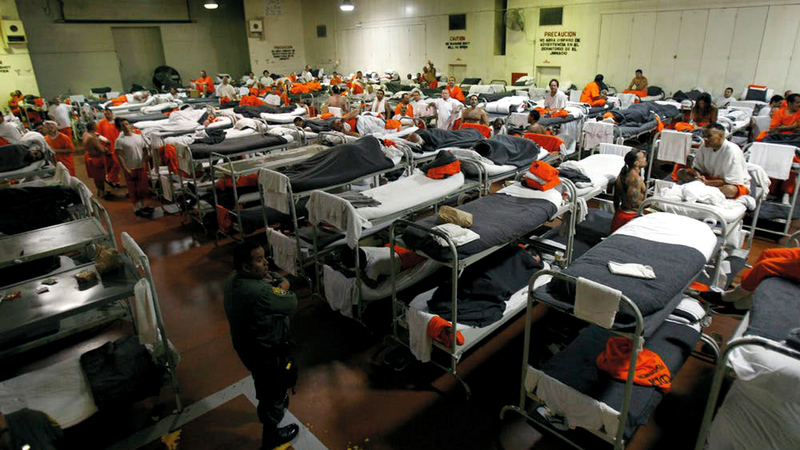 تكدس السجون الاميركية وقلة اساليب الوقاية من كورونا زاد عدد المصابين بالفيروس. ارشيفية