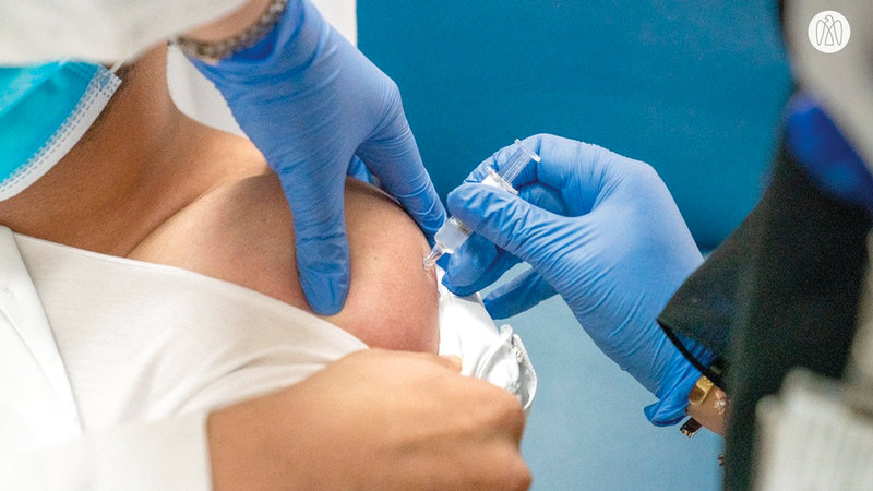 تمت تجربة اللقاح على 1000 مشارك يعانون من أمراض مزمنة ولم تحدث أي مضاعفات. ■أرشيفية