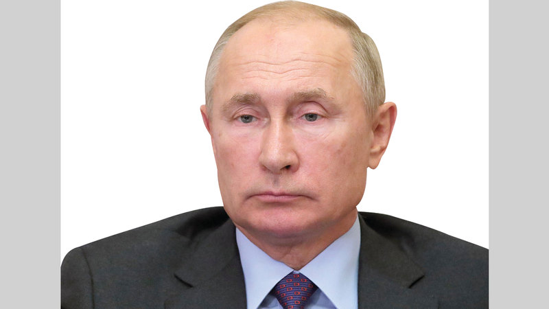 بوتين يرفض ذكر المعارض الروسي نافالني علناً.  أ.ب