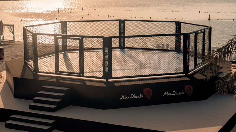 حلبة نزال &laquo;يو إف سي&raquo; الأشهر ستعود إلى شاطئ أبوظبي.  من المصدر