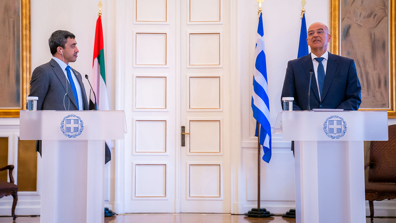 عبدالله بن زايد مع وزير خارجية اليونان نيكوس دندياس. ■وام