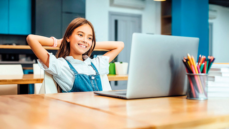 بعض المعلمات يتفاعلن مع سلوكيات الطلبة لإدخال المرح على الحصة الدراسية. أرشيفية