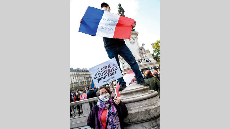 المسؤولون الفرنسيون توقعوا احتجاجات محتملة ضد المعلم.   أرشيفية