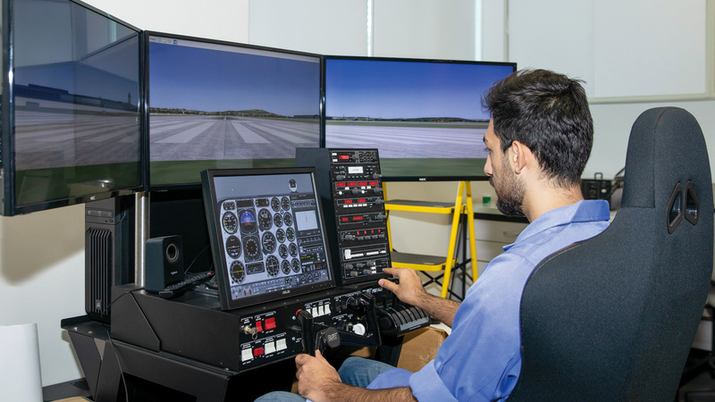 جامعة الإمارات تطرح برنامج «العلوم في هندسة الطيران»