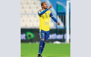ياسين البخيت يلعب للظفرة ويشجع النصر: «القلب وما يهوى»