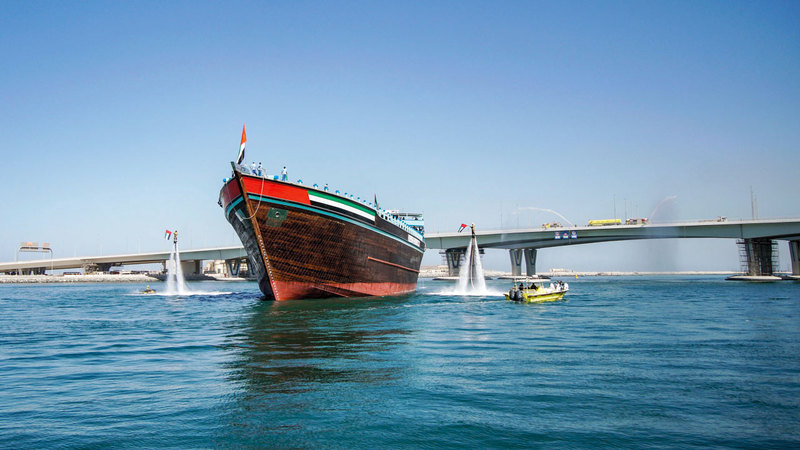 باخرة الشحن «عبيد» بدأت الإبحار بعد جهد استغرق أربع سنوات. تصوير: أشوك فيرما