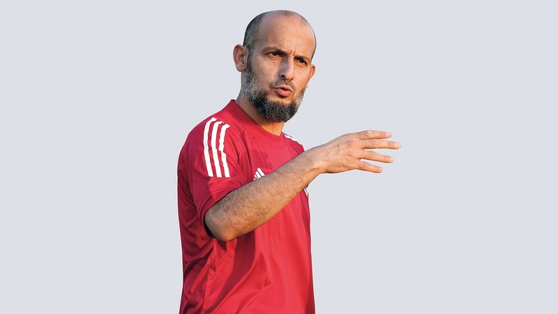 مدرب الشارقة عبدالعزيز العنبري.