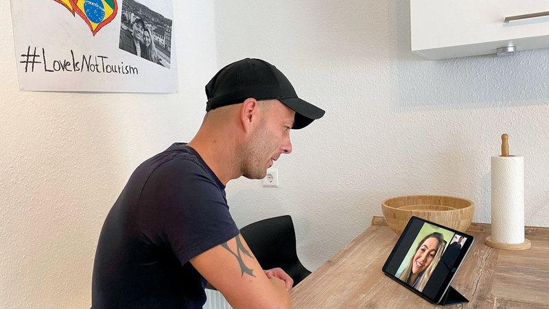 التواصل المرئي بات وسيلة مفضلة للتواصل بين الأزواج المفصولين.أرشيفية