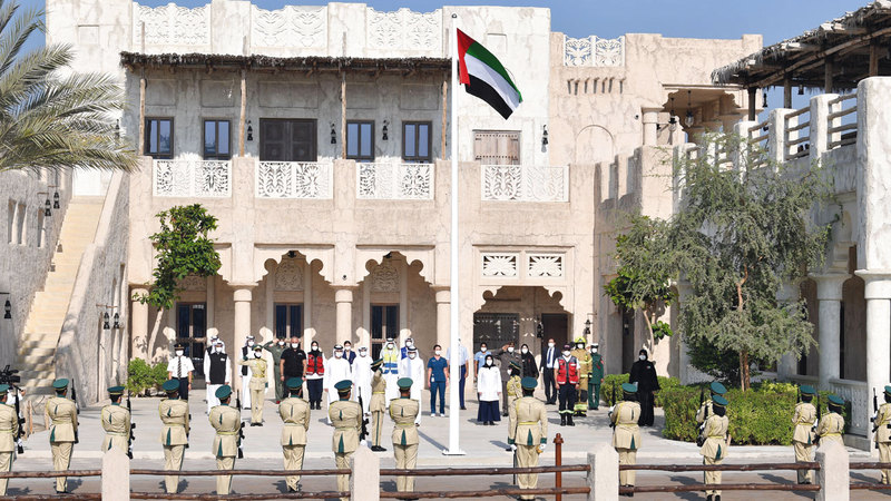 حمدان بن محمد خلال مشاركته في احتفالات رفع العَلَم.    من المصدر