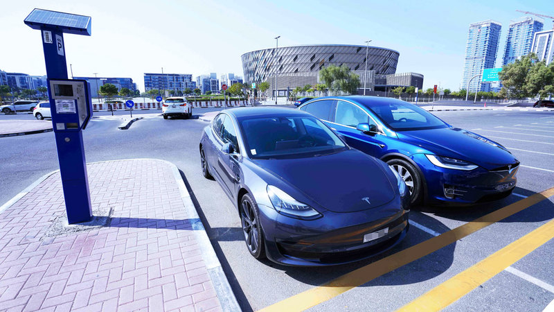 جميع المركبات الكهربائية المسجلة في دبي خفيفة. ■ من المصدر