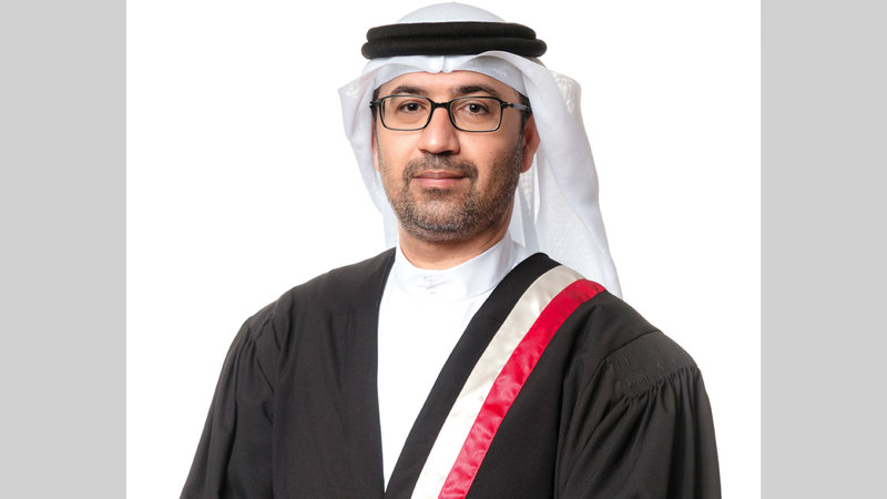 القاضي خالد الحوسني:

«الأجانب يدركون، جيداً، أن الزواج ليس شركة انفضت بالطلاق، بل هي علاقة مستمرة طالما هناك أبناء».