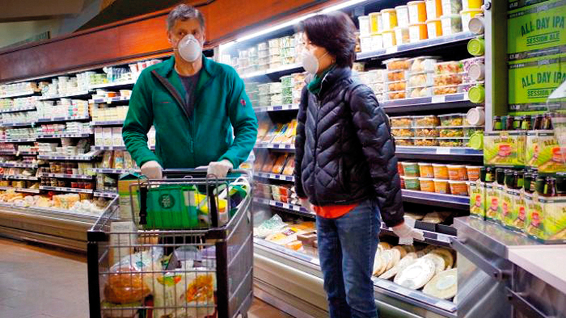 يغذي تجّار التجزئة نهم المستهلكين عبر العديد من العروض الخاصة.  أرشيفية