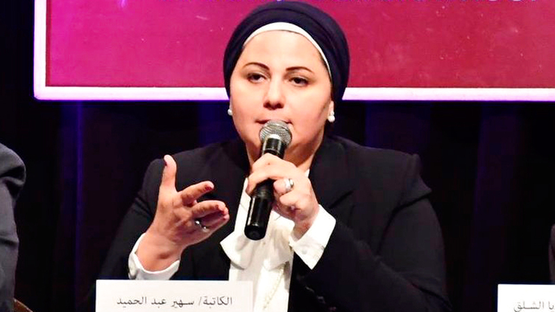 سهير عبدالحميد:

الهدف من الكتاب توثيق تاريخ البشر والحجر، عبر الكتابة عن هذه القصور، نظراً إلى ما تعرّض له تاريخ تلك الفترة من تشويه.