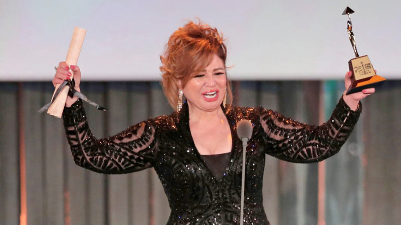 إلهام شاهين حصدت الجائزة عن دورها في فيلم «حظر تجوّل». ■ أ.ف.ب