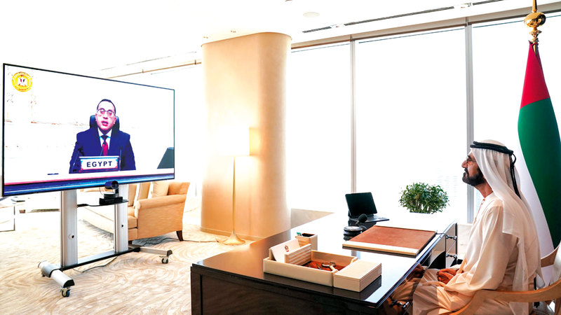 محمد بن راشد خلال متابعته كلمة رئيس الوزراء المصري.  من المصدر