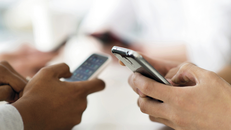 الإقبال على التطبيقات أثر إيجاباً في معدلات شراء الهواتف الذكية الجديدة.   أرشيفية