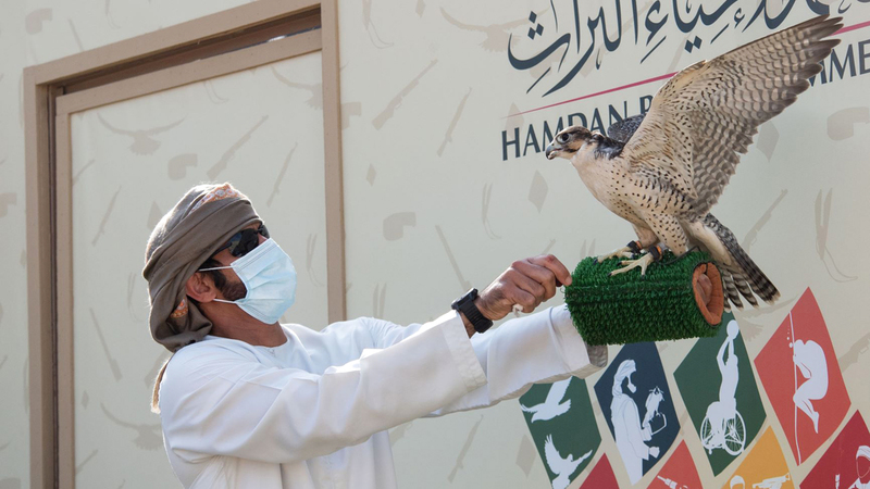 منافسات اليوم الثاني من بطولة فزاع للصيد بالصقور شهدت منافسات حامية. ■ من المصدر