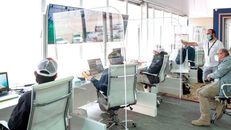 غرفة العمليات في بطولة فزاع للصيد بالصقور «التلواح». ■ من المصدر